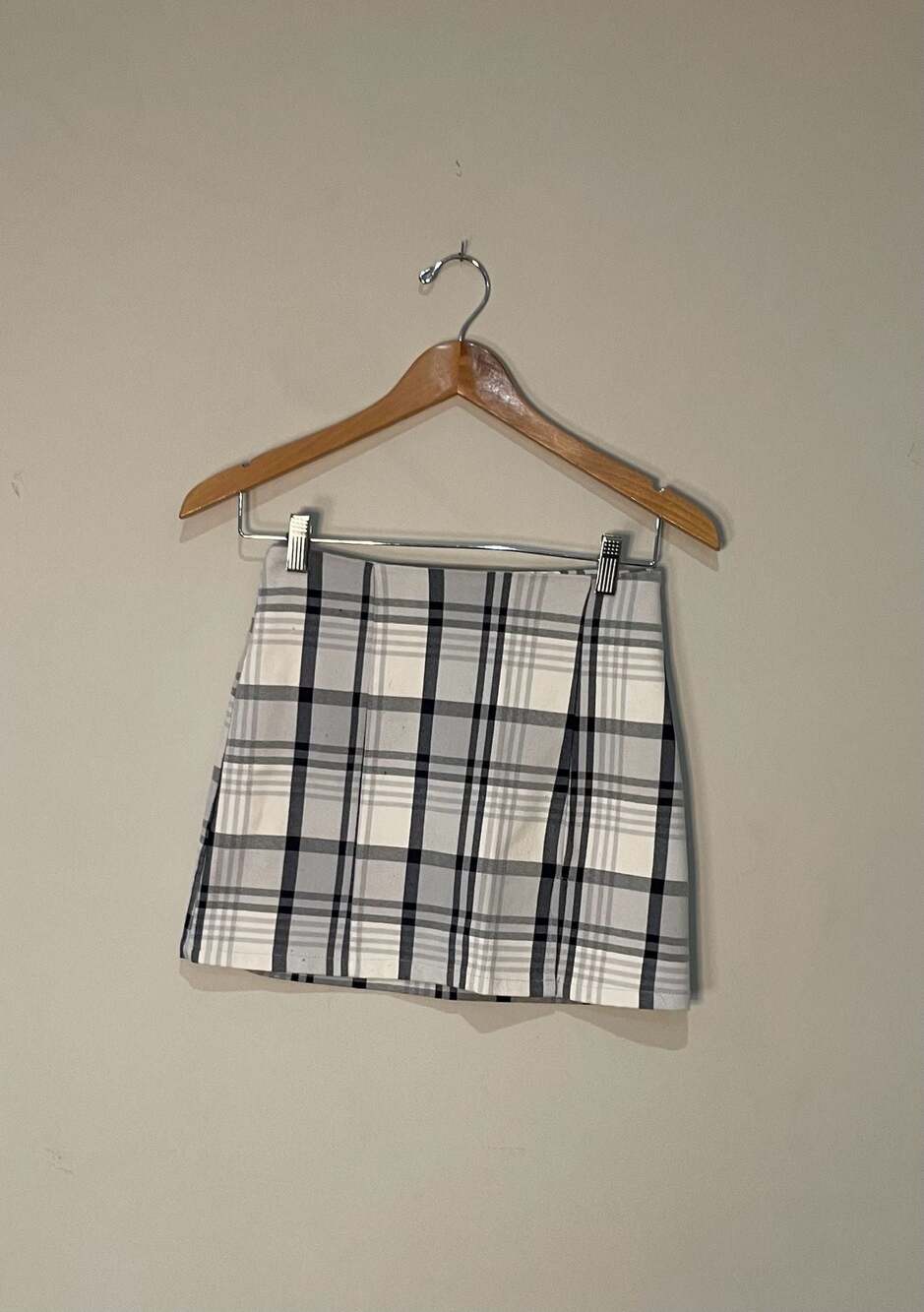 Forever 21 Grey Plaid Mini Skirt Size S